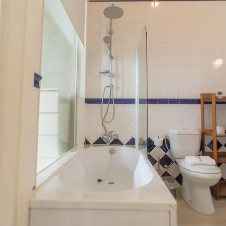 Cedofeita Downtown Nightlife By Pch